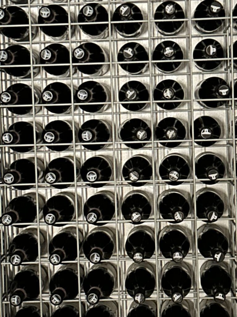 33 ANTONELLI - CANTINA