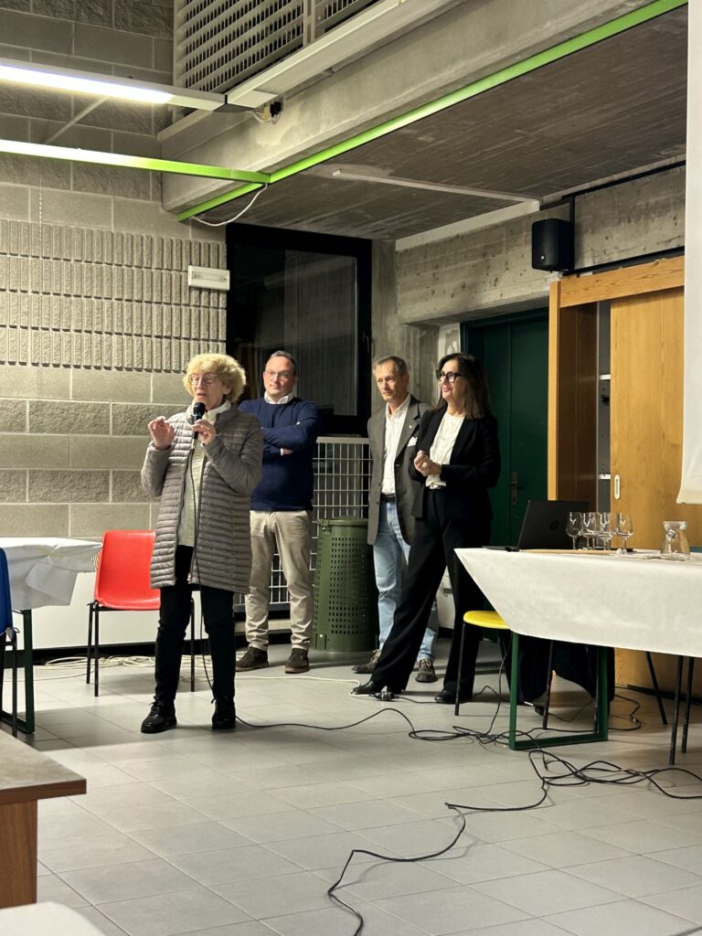 02 RIUNITE - PRESENTAZIONE