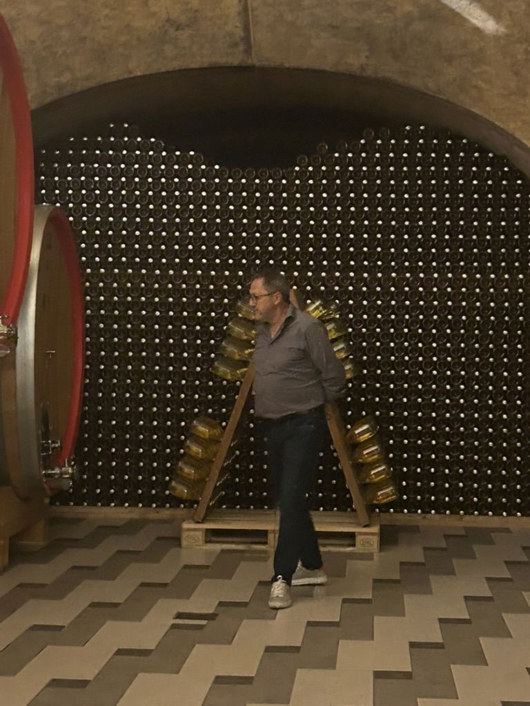 37 CA' RUGATE - CANTINA